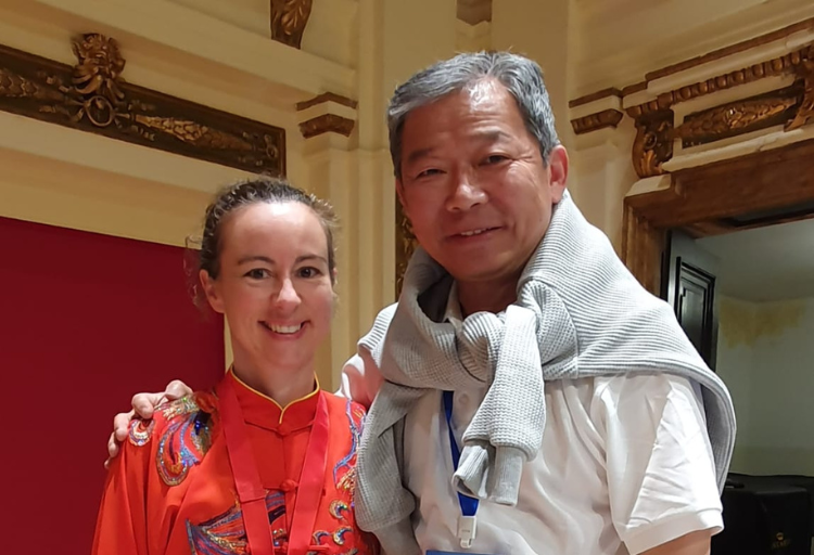 Médaille d’or européenne en qigong de santé obtenue par notre professeur de 1ère année à JLT, Marie Romé. 6ème duan de l’école de maître Hu Xiaofei !